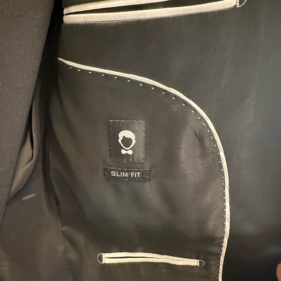 Tuxedo- SUIT Shop Brand- Like New! - Picture 6 of 9